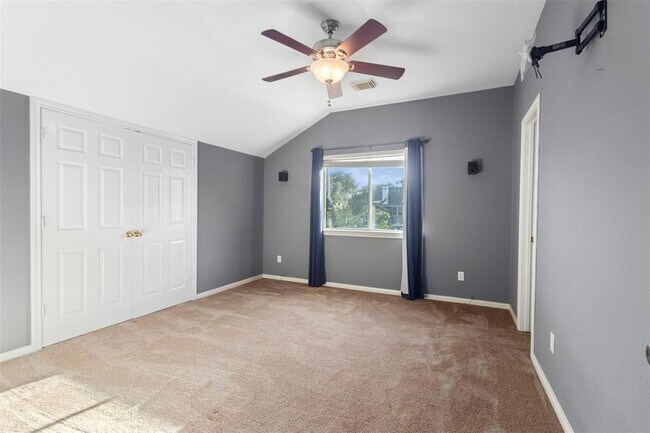 Building Photo - 5803 Song Ridge Ct