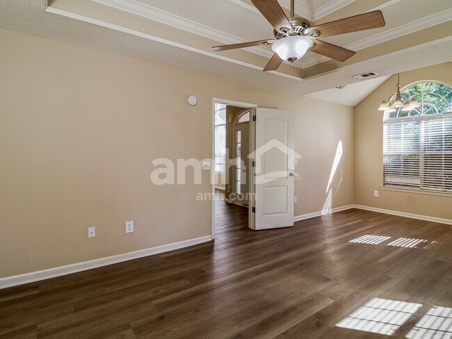 Building Photo - 154 Jamestown Dr