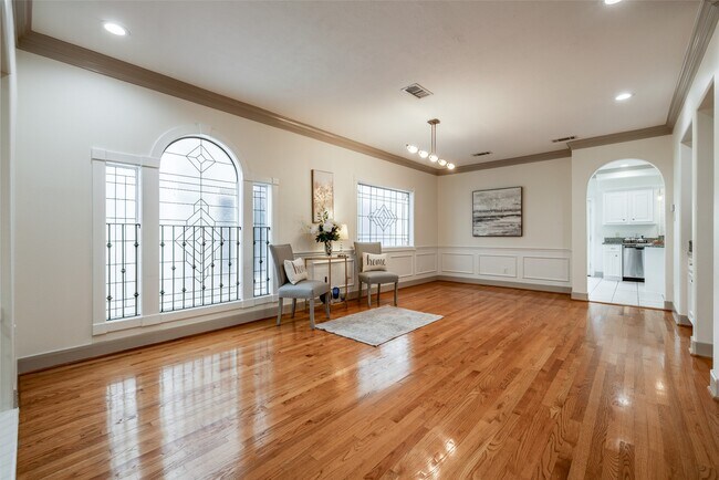 Building Photo - 2019 Morse St