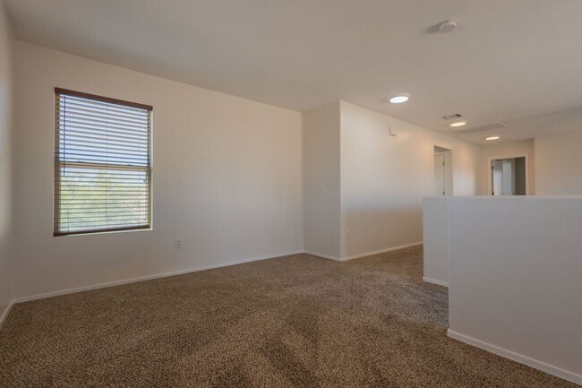 Building Photo - SHOWING SATURDAY 04/25 @ NOON. MUST TEXT AGENT!