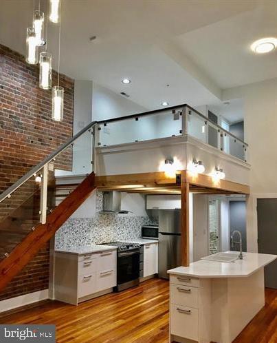 Building Photo - 171 E Davis St