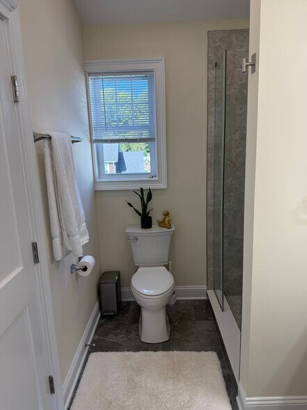 Building Photo - 60 Melbourne Rd Ext