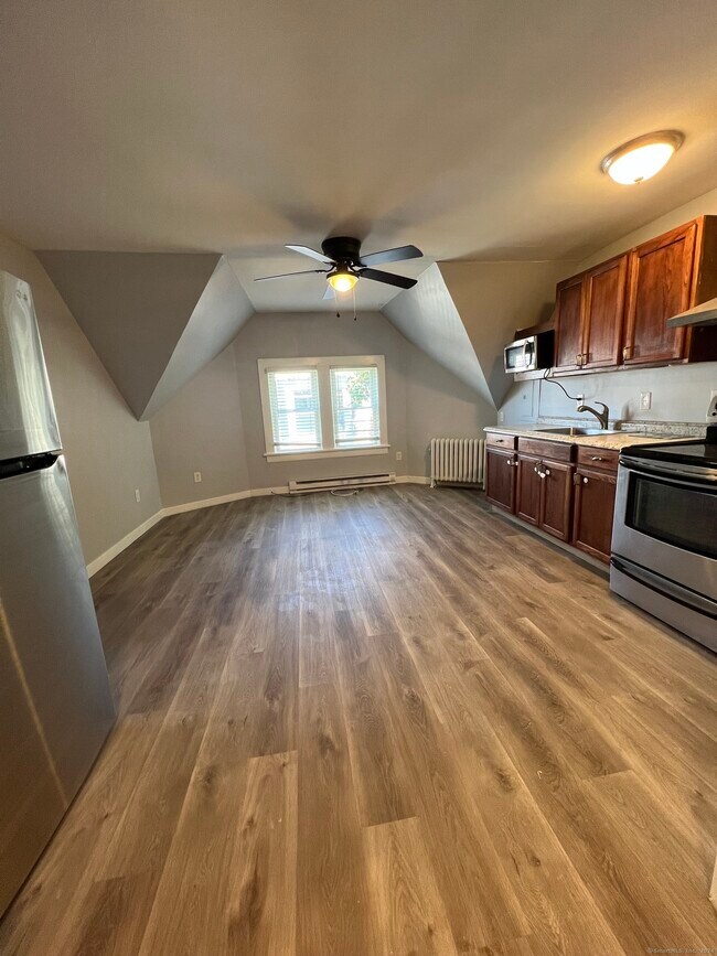 Building Photo - 15 Huntington St