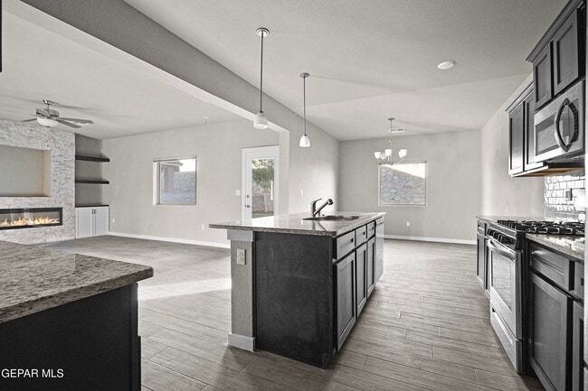Building Photo - 6929 Black Mesquite Dr