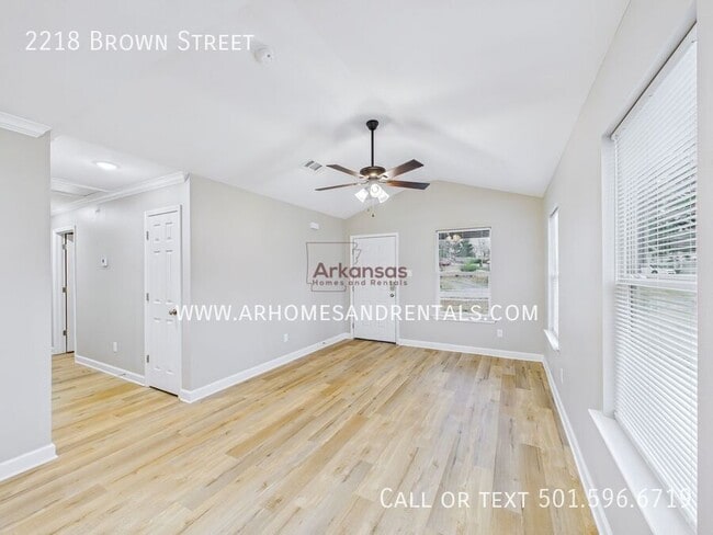 Building Photo - 2218 Brown St