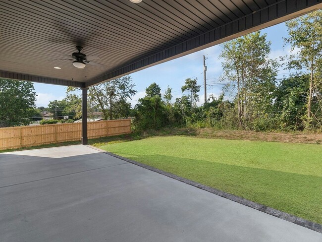 Building Photo - 303 Lee Ln