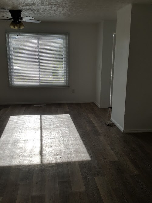 Building Photo - 4267 Drowfield Dr