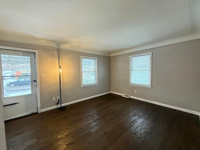 Building Photo - 7243 Dacosta