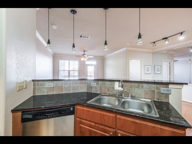 Building Photo - 1711 Old Spanish Trl