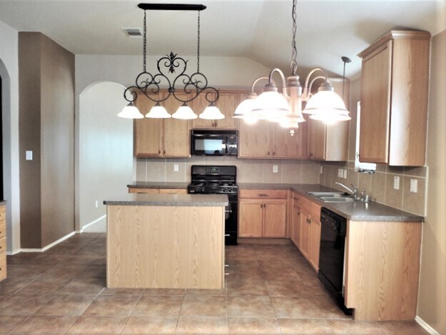 Building Photo - 2606 Slider Ct