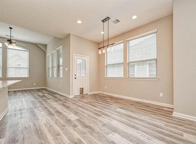 Building Photo - 123 Mimosa Silk Ct