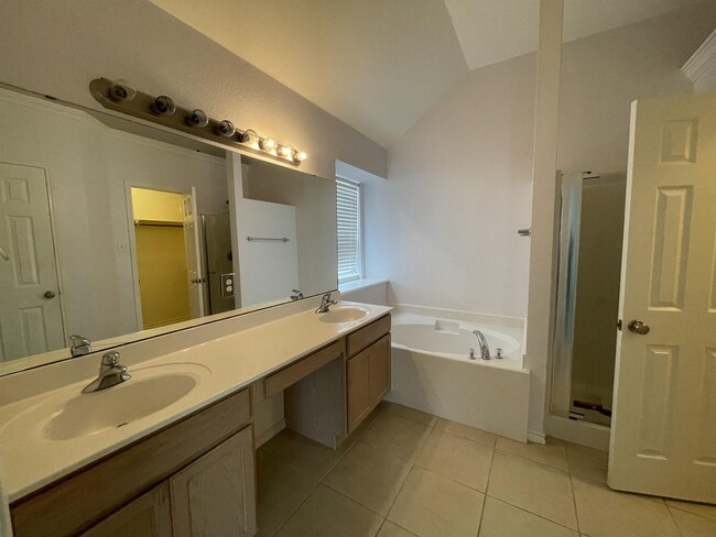 Building Photo - 6721 Dungeoness Dr