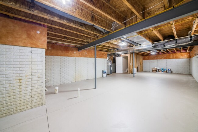 Building Photo - 8865 Sweetshade Dr