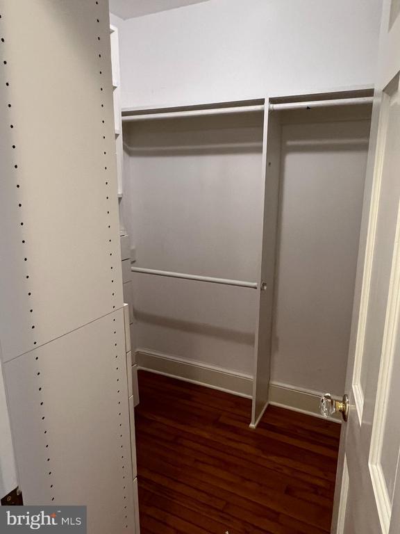 Building Photo - 2237 N Wakefield St