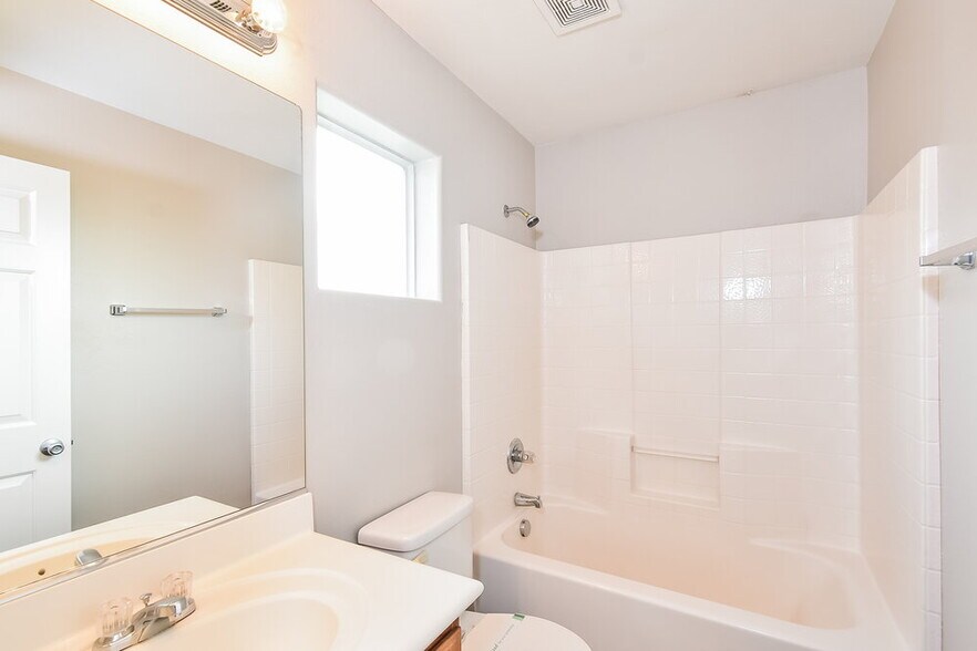 Building Photo - 8028 N Copperhead Creek St