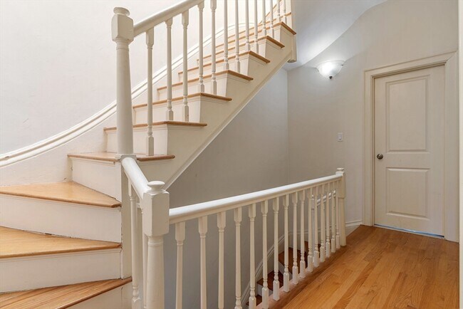 Building Photo - 70 Rutland St