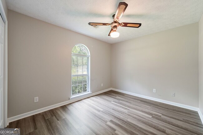 Building Photo - 209 Garrison Chase