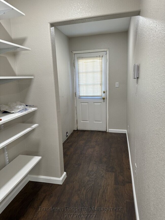 Building Photo - 409 N Washington St