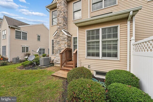 Building Photo - 14 Caleb Ln