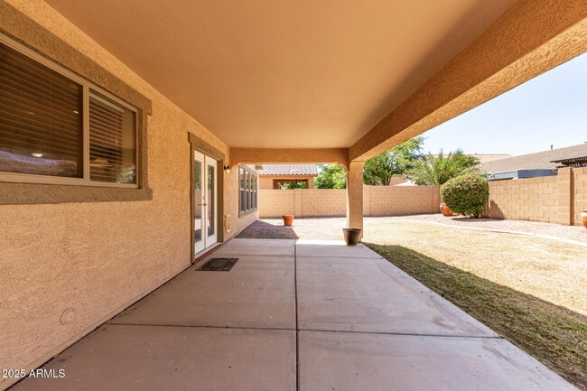 Building Photo - 4122 E Palm Beach Dr