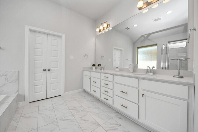 Building Photo - 9302 Blackwell Orchard Ln