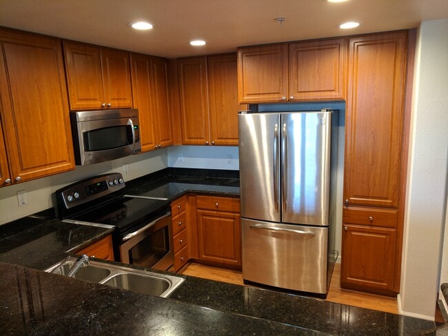 Kitchen - 1883 Agnew Rd