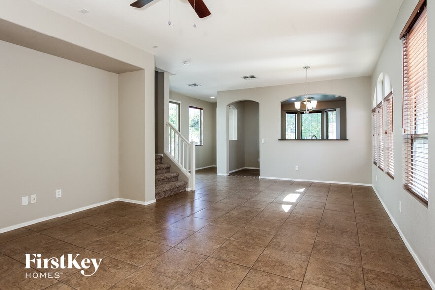 Building Photo - 1848 E Dunbar Dr