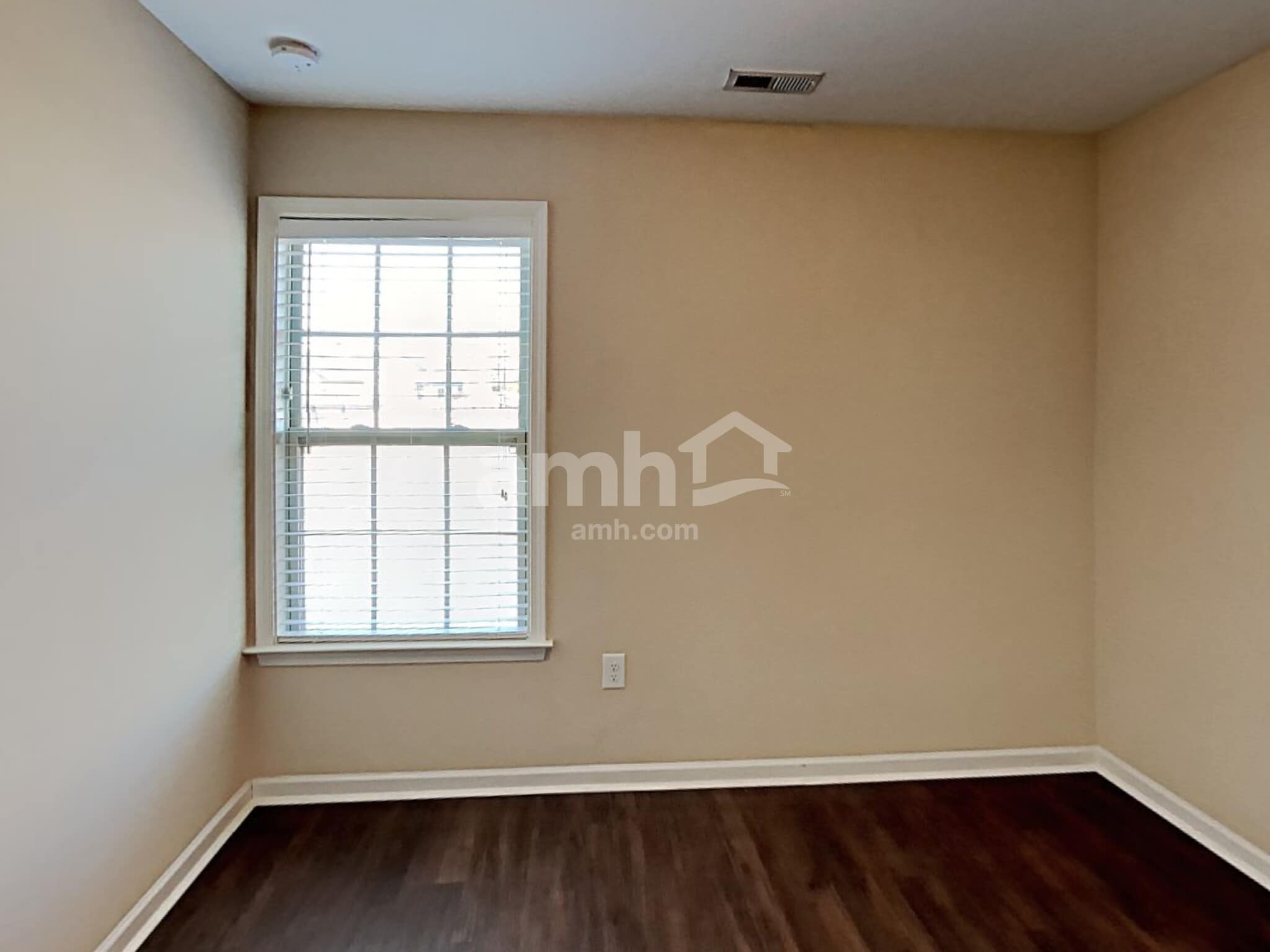Building Photo - 913 Bridlemine Dr
