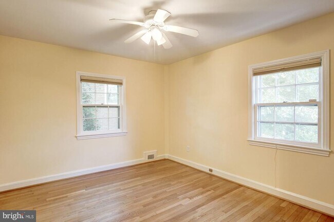 Building Photo - 1626 Kalmia Rd NW