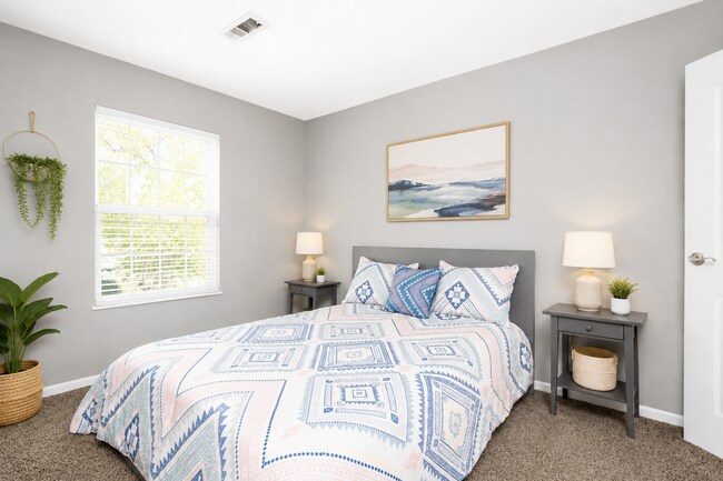 Building Photo - Bent Tree Apartments- Everything you need! Right here!