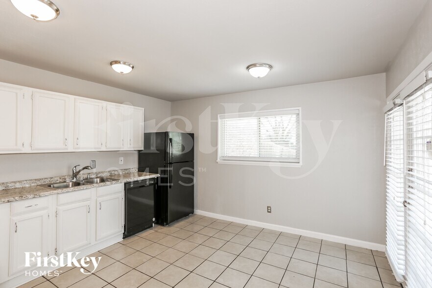 Building Photo - 9113 Linda Vista Dr