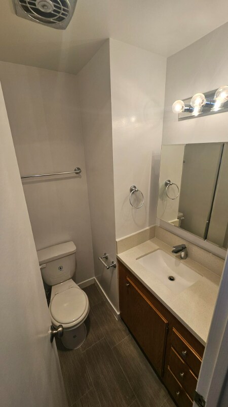 Building Photo - 545 Hayworth Ave