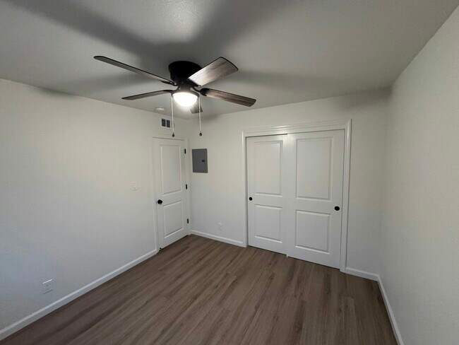 Building Photo - 2124 N Glenn Ave