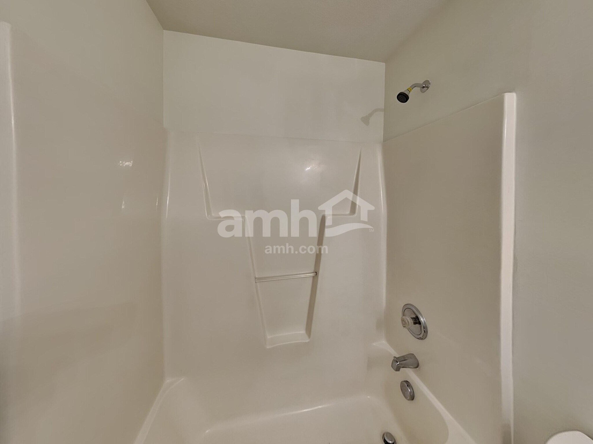 Building Photo - 194 Mott Rd