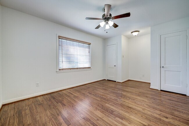 Building Photo - 1070 Lamonte Ln