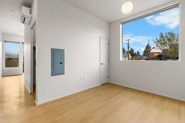 Building Photo - 7480 N Delaware Ave