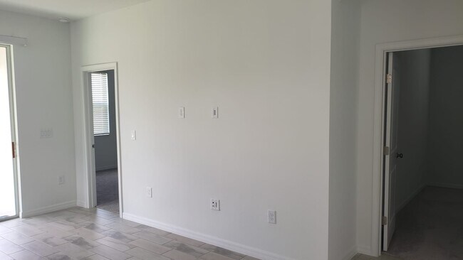 Building Photo - 6709 Great Bear Dr
