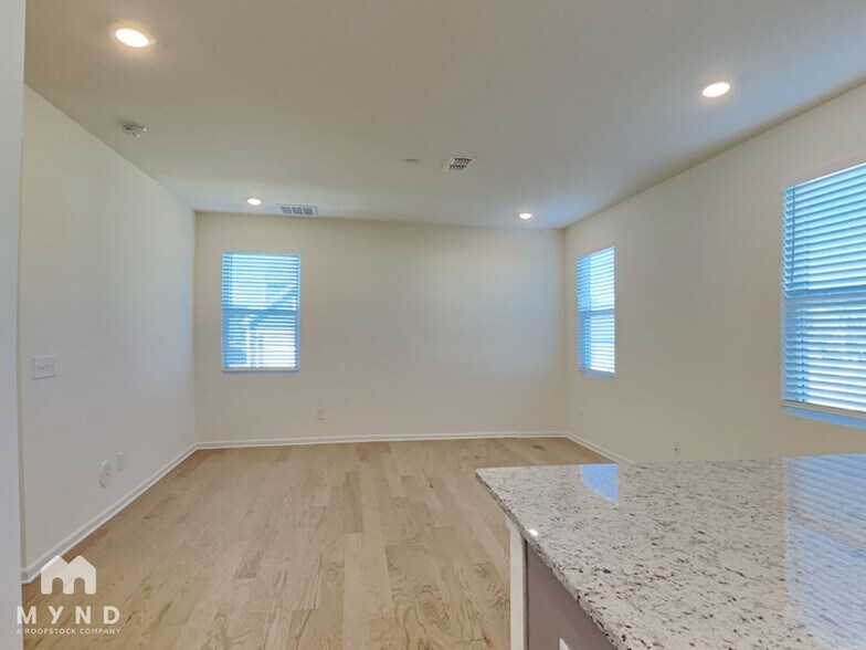 Building Photo - 1568 Banham Dr