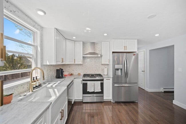 Building Photo - 59 Wyvern St