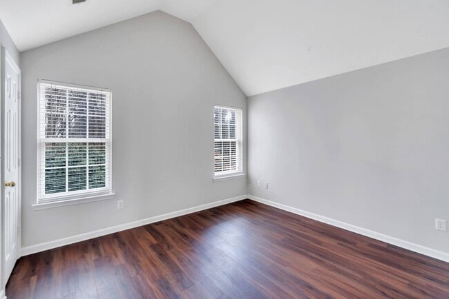 Building Photo - 5508 Kiev Dr