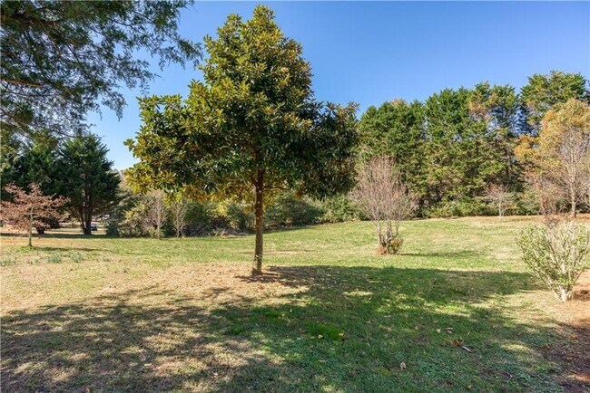 Building Photo - 130 Glory Ln