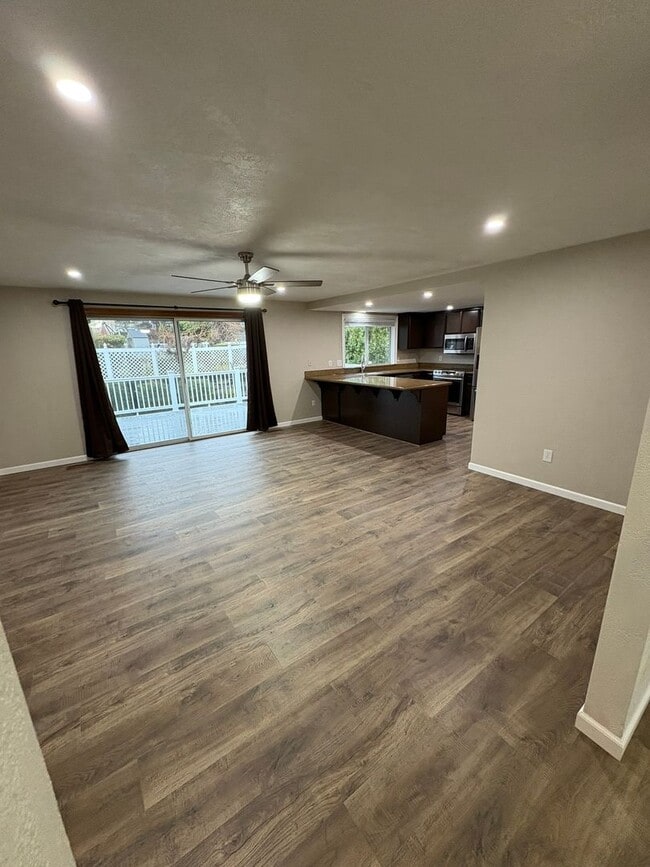 Building Photo - Beautifully Updated Single-Level Home with Fireplace & Garage