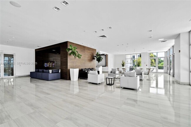 Building Photo - 1330 West Ave