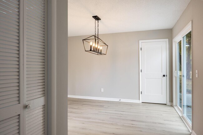 Building Photo - 1531 Wilson Rd