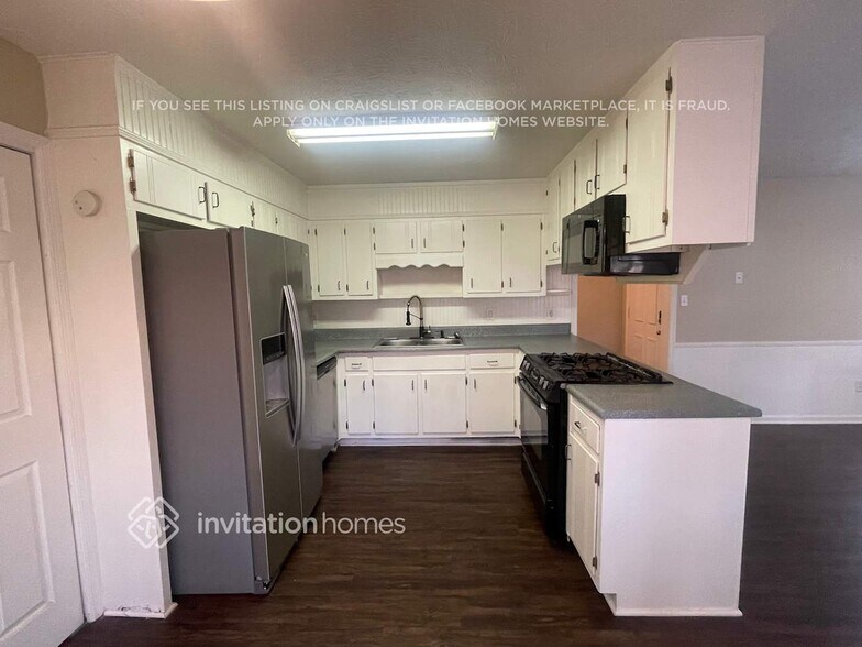 Building Photo - 1234 Woodland Ct SE