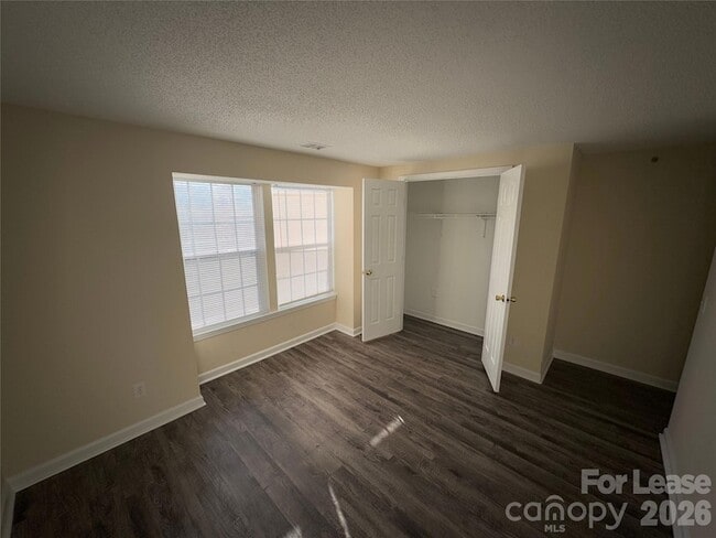Building Photo - 1604 Arlyn Cir