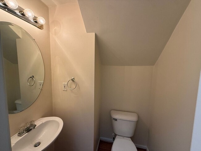 Building Photo - Well-maintained and spacious 3-bedroom Home "ASK ABOUT OUR ZERO DEPOSIT"