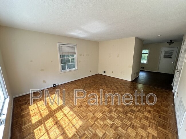 Building Photo - 304 Princess St