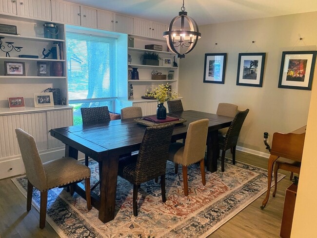 Building Photo - 4111 Hill Oak Dr