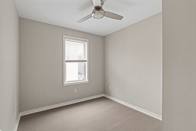Building Photo - 1409 N 15TH-01